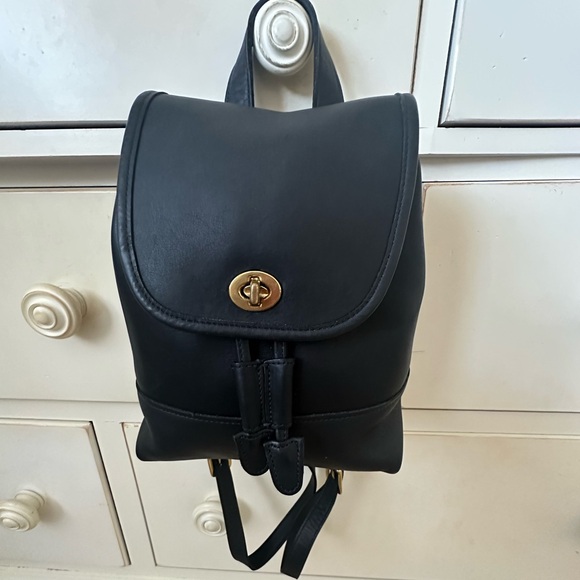 Authentic leather Coach mini backpack - Picture 1 of 11